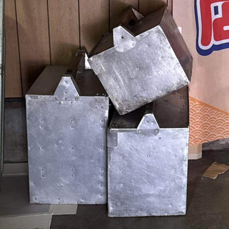 カネサ食堂 かねさ食堂 新潟県村上市金屋 出前 岡持ち