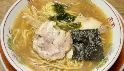 カネサ食堂(かねさ食堂)＠新潟県村上市金屋にてラーメンをオーダー！創業60年オーバーの老舗らしからぬ力強いスープのノスラー♪