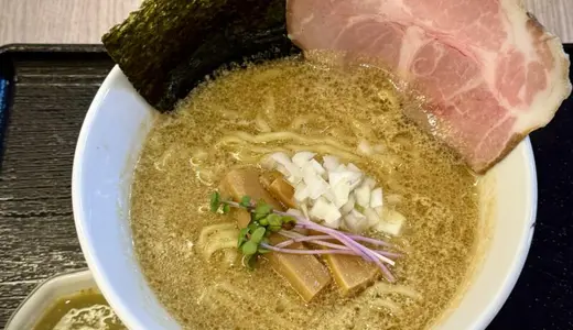 牡蠣と昆布のらー麺専門店MANNISH(マニッシュ)@新潟県新潟市西区青山にて牡蠣と昆布の味噌ら一麺をオーダー！東京で数店舗展開している人気グループ店がコンセプトを変えて新潟に初進出♪