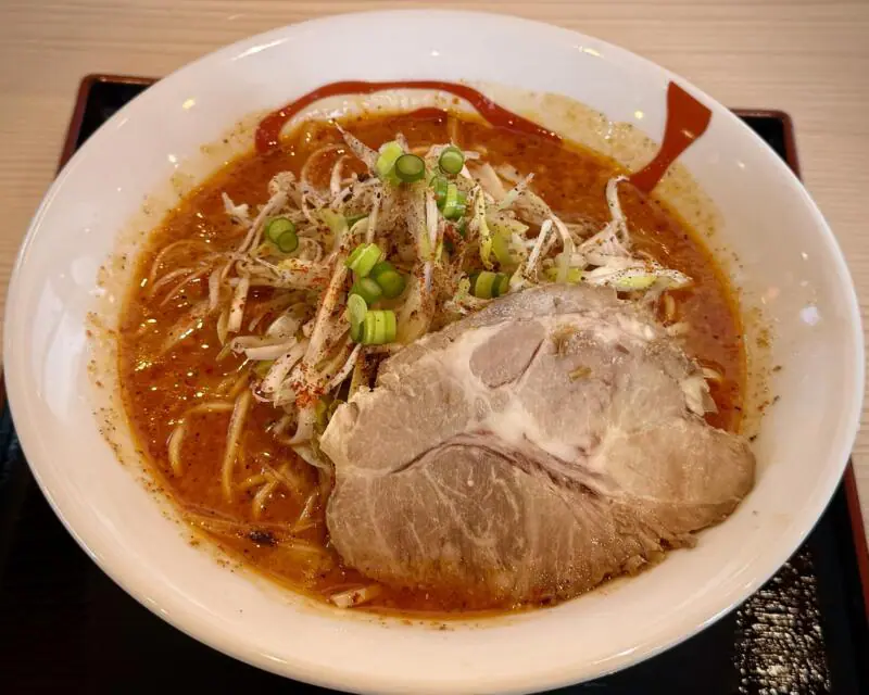 かつさと 横手店 ほめられてのびる店 新川栄太郎Jr. ジュニア 秋田県横手市婦気大堤 辛麺シンメン 辛いラーメン