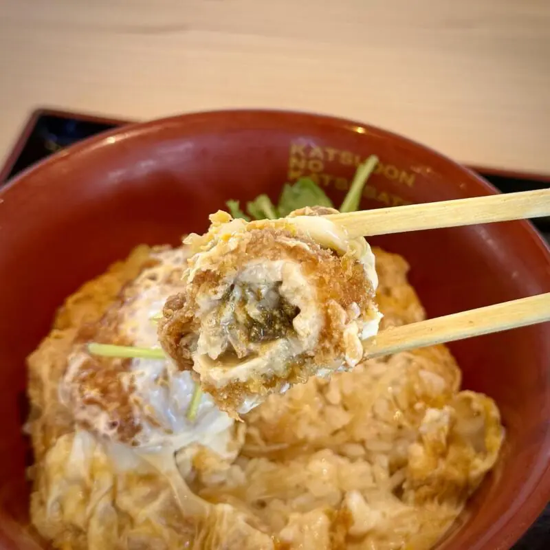 かつさと 横手店 ほめられてのびる店 新川栄太郎Jr. ジュニア 秋田県横手市婦気大堤 ミニかきとじ丼 広島産牡蠣 牡蠣丼 玉子丼