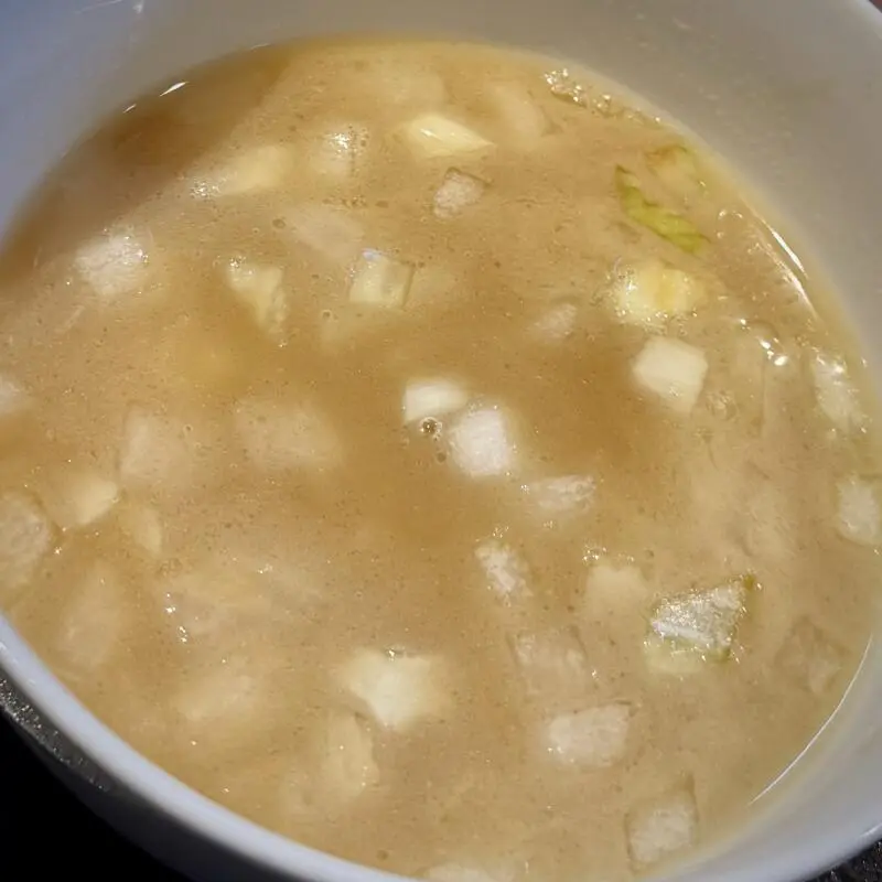 秋田比内や 大館本店 秋田県大館市大町 東大館駅 比内地鶏白湯つけそば 比内地鶏つけ麺 比内地鶏スープ割り付き 具