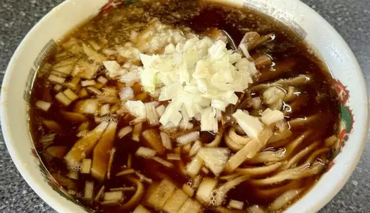 中華そば龍華亭＠新潟県三条市にて玉ねぎ中華をオーダー！燕背脂ラーメンのルーツである福来亭の流れを汲む人気店の逸品♪