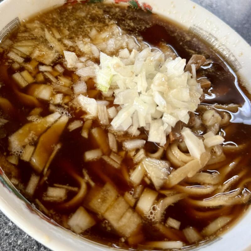中華そば 龍華亭 りゅうかてい 新潟県三条市須頃 燕三条駅 玉ねぎ中華 中華そば タマネギ 燕背脂ラーメン 背脂醤油ラーメン 具