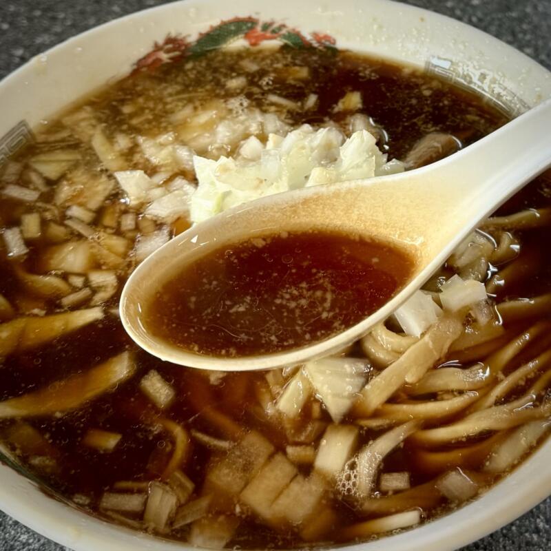 中華そば 龍華亭 りゅうかてい 新潟県三条市須頃 燕三条駅 玉ねぎ中華 中華そば タマネギ 燕背脂ラーメン 背脂醤油ラーメン スープ