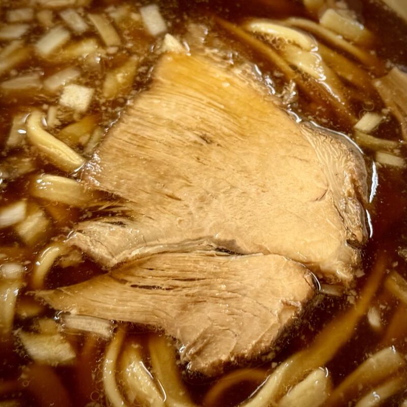 中華そば 龍華亭 りゅうかてい 新潟県三条市須頃 燕三条駅 玉ねぎ中華 中華そば タマネギ 燕背脂ラーメン 背脂醤油ラーメン チャーシュー