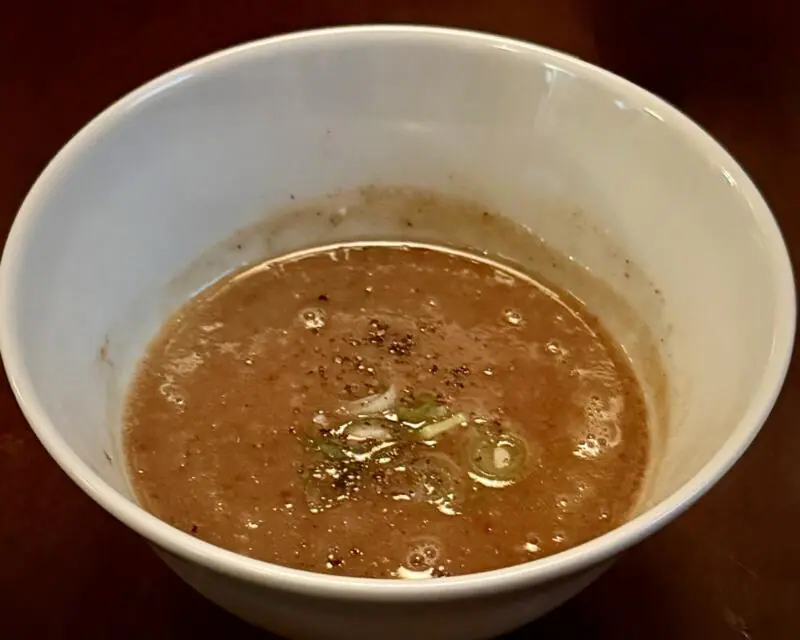 BAR JAH ジャー 秋田県秋田市大町 川反 かわばた 夜のつけめん 濃厚豚骨魚介系つけ麺 小盛り つけ汁 スープ