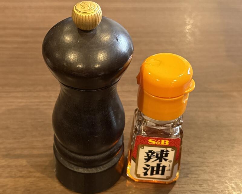 カフェレストラン 秋田県秋田市添川 秋田温泉プラザ内 食堂 食事処 ピリ辛ニラそば ニラ醤油ラーメン ピリ辛中華そば 味変 調味料