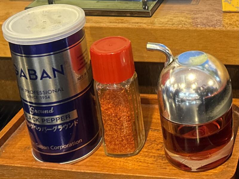 東軒 あずまけん 山形県酒田市末広町 酒田駅 カレーラーメン 味変 調味料