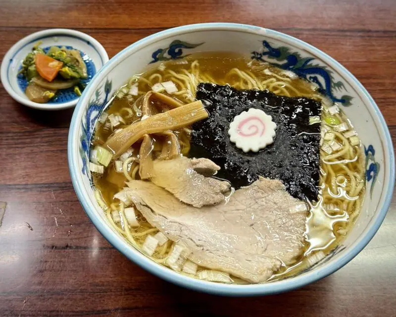 山下食堂 山形県東根市温泉町 東根駅 中華そば 醤油ラーメン 漬け物付き