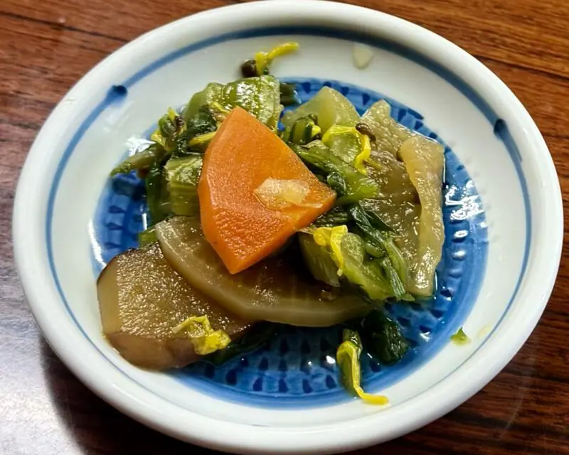 山下食堂 山形県東根市温泉町 東根駅 中華そば 醤油ラーメン 漬け物付き