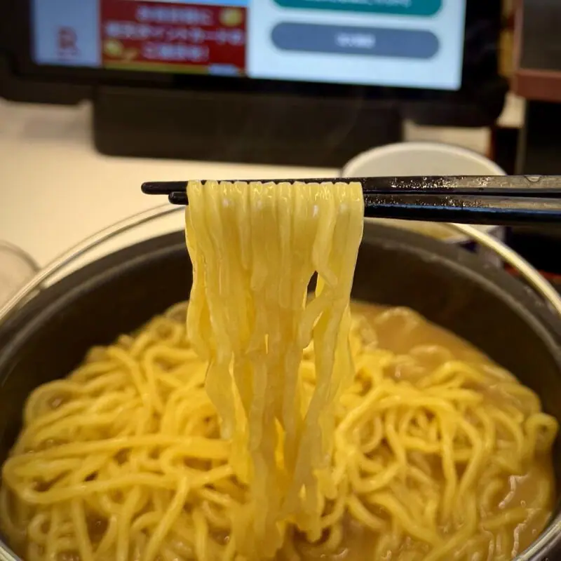 吉野家 7号線秋田土崎店 秋田県秋田市土崎港相染町 土崎駅 牛肉玉ラーメン鍋膳(とんこつ) 牛肉玉とんこつラーメン鍋膳 麺