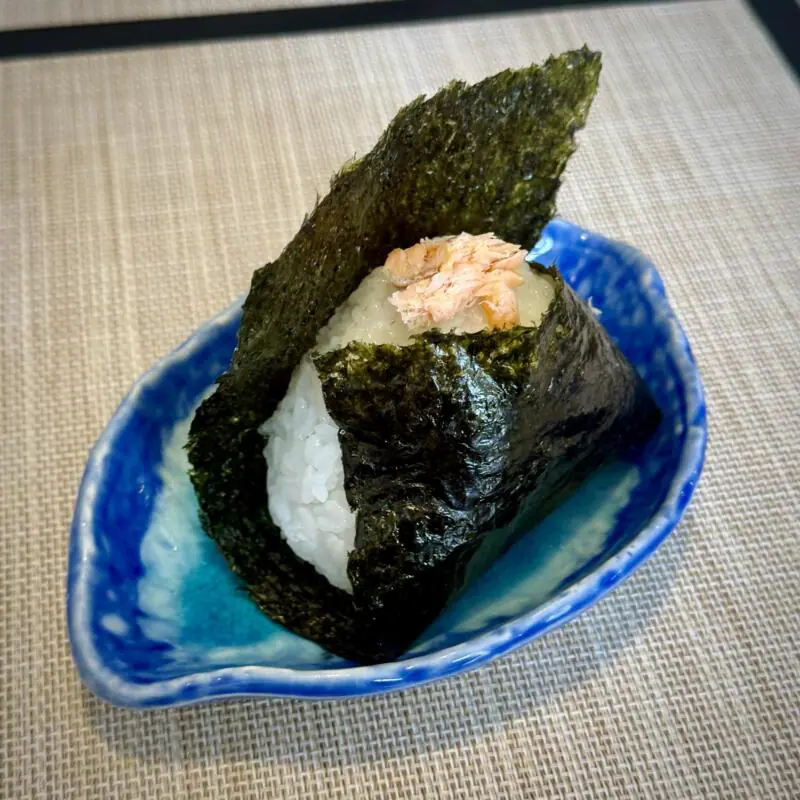 クジラ食堂 秋田県秋田市手形 手形ラーメンストリート おにぎり しゃけ 鮭オニギリ