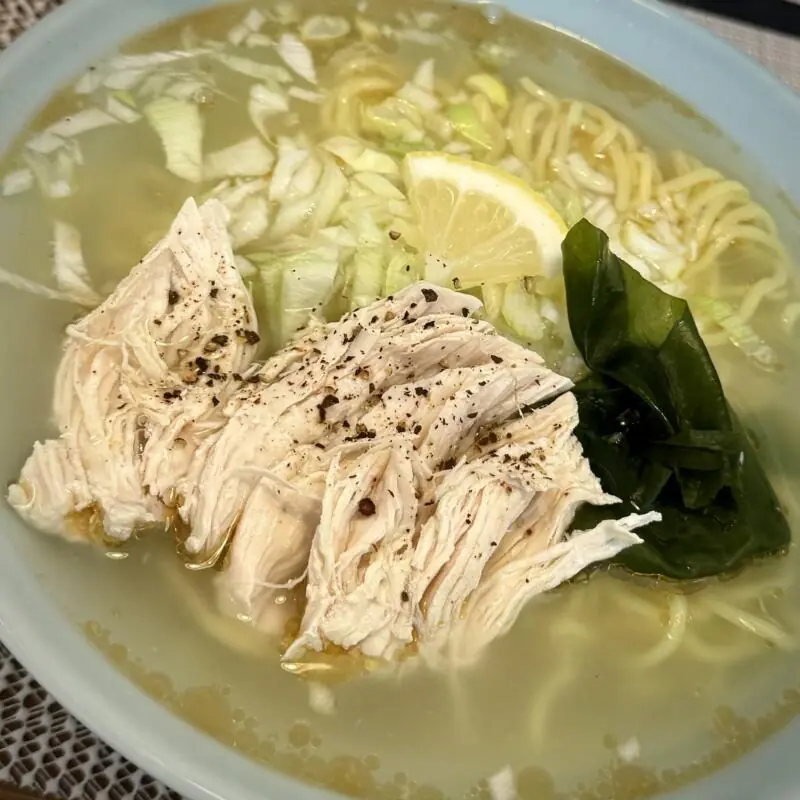 クジラ食堂 秋田県秋田市手形 手形ラーメンストリート とり塩ラーメン 具