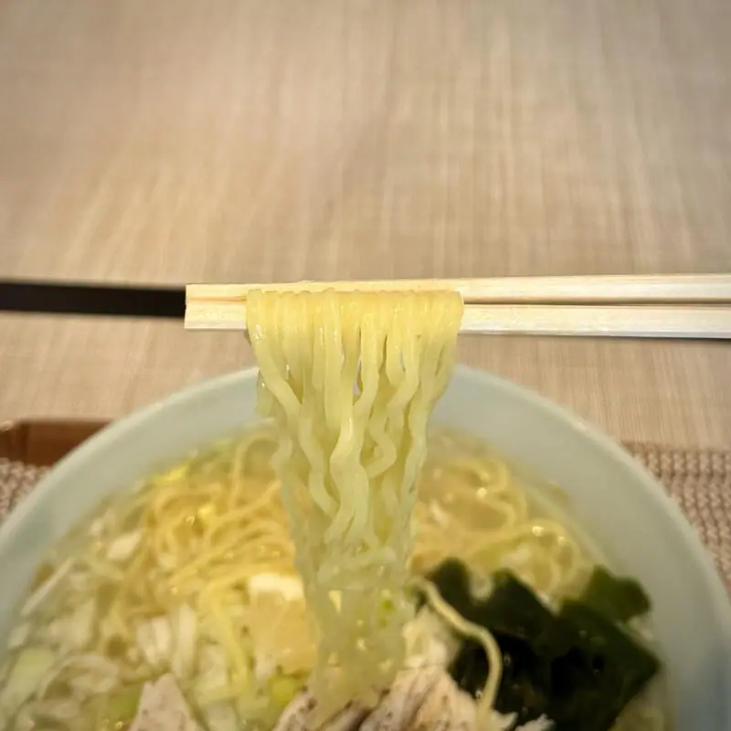 クジラ食堂 秋田県秋田市手形 手形ラーメンストリート とり塩ラーメン 麺