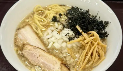 ラーメン哲學 八竜店＠秋田県山本郡三種町浜田にて背脂中華そばをオーダー！新潟ご当地ラーメンを看板メニューに掲げた新店♪