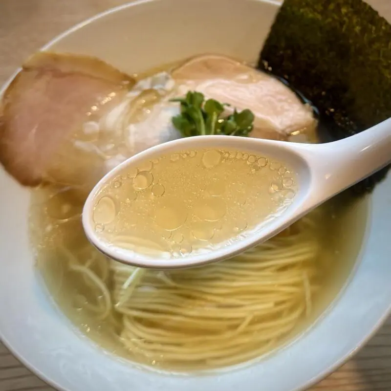こまつ中華蕎麦 岩手県盛岡市青山 青山駅 しおそば 塩ラーメン スープ