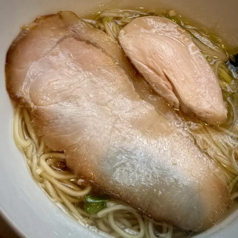 こまつ中華蕎麦 岩手県盛岡市青山 青山駅 しおそば 塩ラーメン 豚チャーシュー 鶏チャーシュー