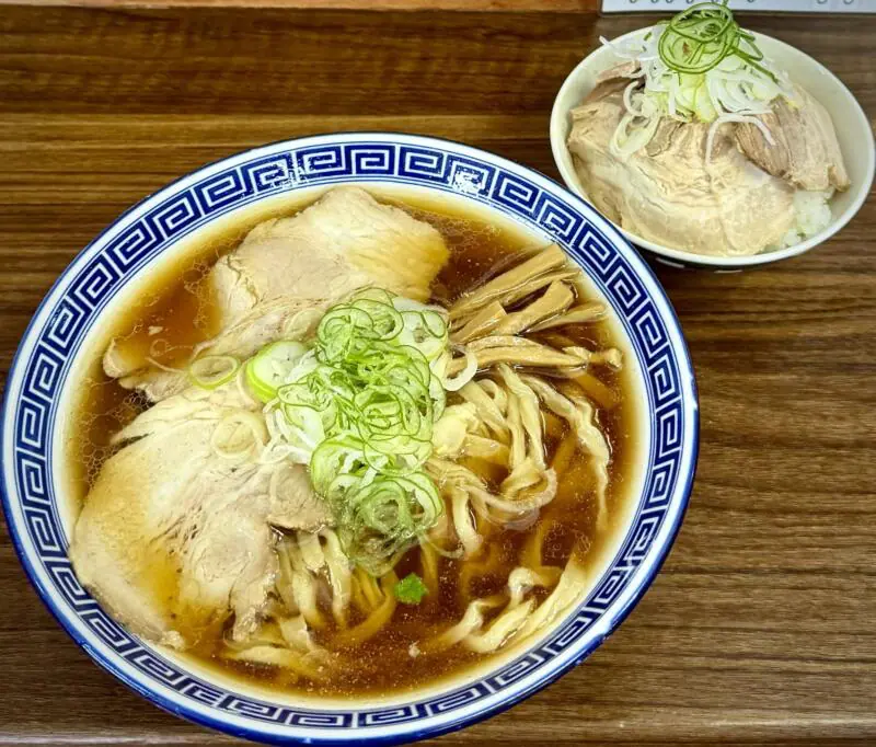 中華そば ﻿琴の こんの 山形県鶴岡市羽黒町黒瀬 鶴岡駅 太麺中華そば ウイング麺 醤油ラーメン ニグめし チャーシュー丼 チャーシューライス