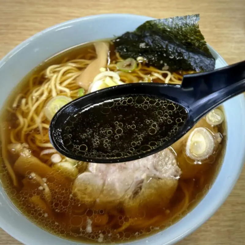 河辺ドライブイン 秋田県秋田市河辺和田 和田駅 ラーメン 醤油ラーメン スープ