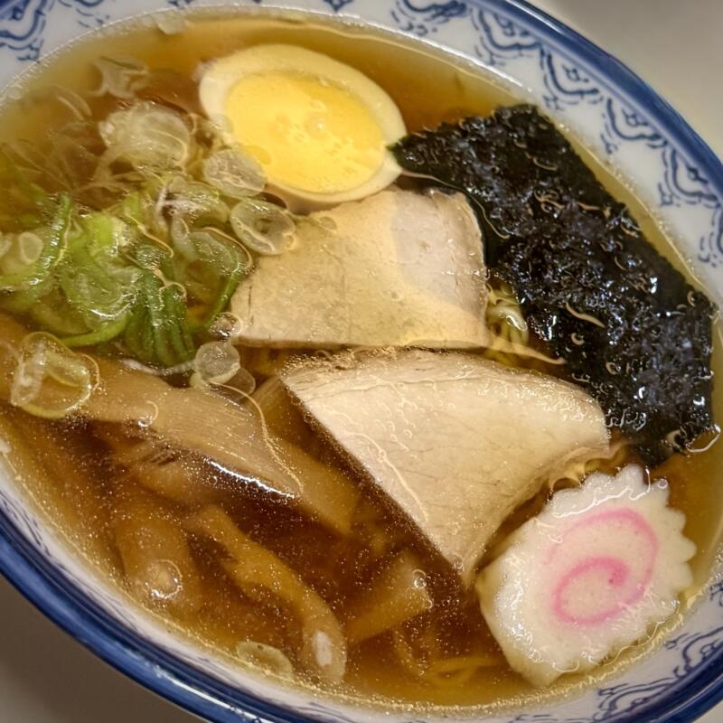 そば処 紀文 きぶん 秋田県秋田市大町 川反 秋田駅 千秋麺 半 ハーフサイズ 醤油ラーメン 具