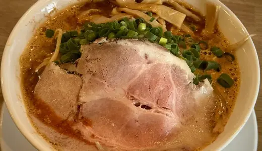 麺屋 周(まこと)＠秋田県大仙市長野にて旨辛魚介とんこつをオーダー！魚介系の風味がバシッと決まった濃厚で旨辛な逸品ラーメン♪