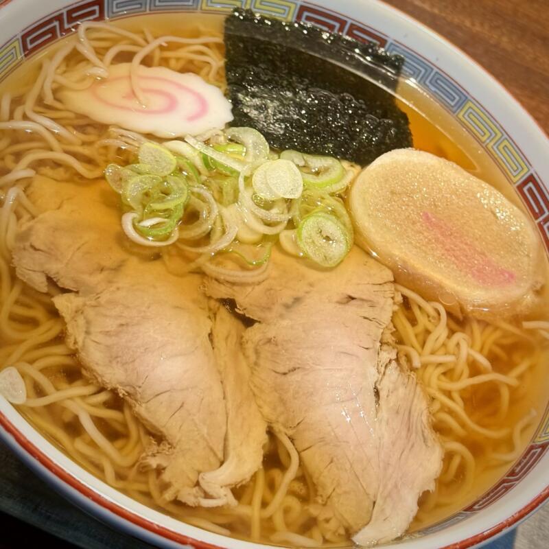 支那そば 伊藤 秋田県秋田市中通 秋田市民市場 秋田駅前 買物広場 中華そば 秋田ご当地 十文字ラーメン 醤油ラーメン 具