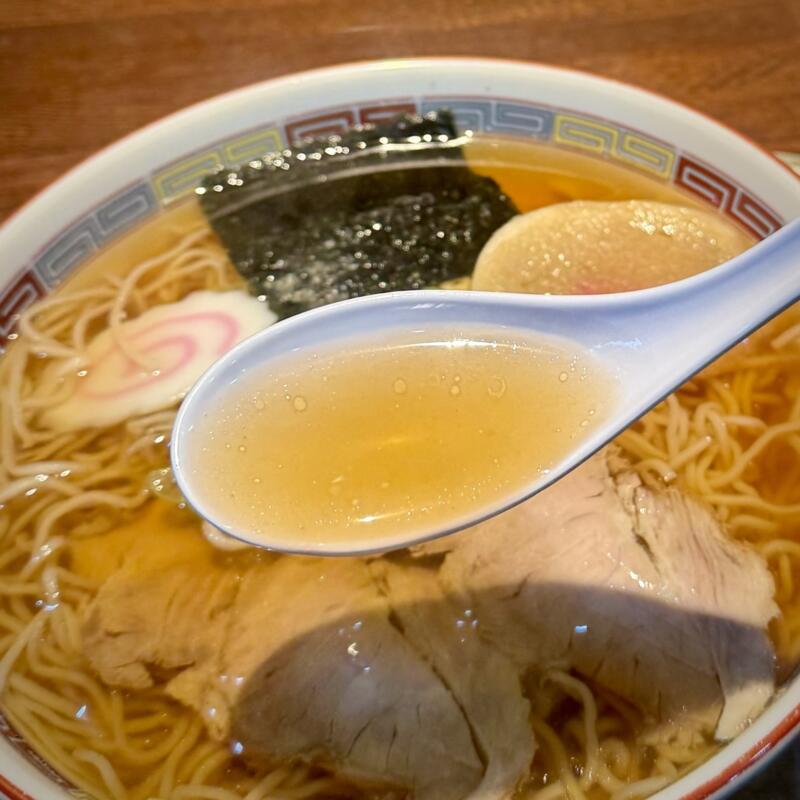 支那そば 伊藤 秋田県秋田市中通 秋田市民市場 秋田駅前 買物広場 中華そば 秋田ご当地 十文字ラーメン 醤油ラーメン スープ