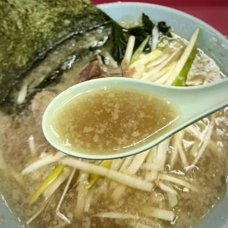 ラーメンショップ 牛久結束店 うしくけっそく 茨城県牛久市結束町 牛久自然観察の森正門 牛久駅 日本一のラーショ 最強ラーショ ネギラーメン 醤油ラーメン 背脂豚骨ラーメン 太麺に変更 スープ