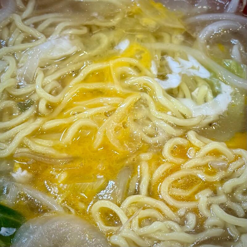 らう麺 ともゑ堂 ともえどう 秋田県秋田市泉中央 泉外旭川駅 泉北三丁目 旧めしや泉店 ちゃんぽん 秋田ご当地ラーメン 秋田ちゃんぽん チャンポン 生卵 混ぜる