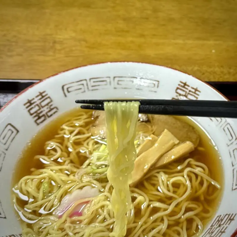 かしわ温泉食堂 秋田県由利本荘市西目町西目 西目駅 醤油ラーメン 麺