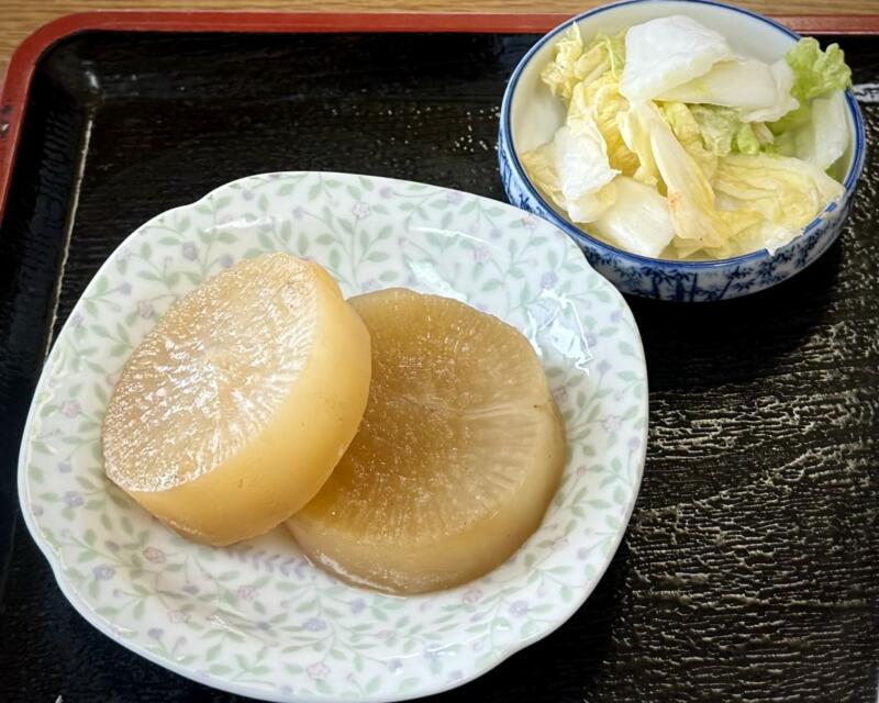 ドライブイン ふるさと 秋田県湯沢市下院内 院内駅 堺町 みそラーメン 味噌ラーメン ホルモン小皿 もつ煮込み 大根煮物 漬け物