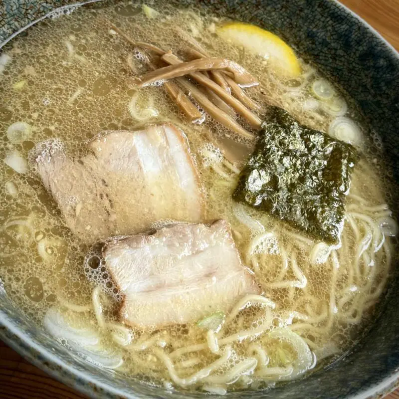 麺屋もと 秋田県能代市高塙 東能代駅 内崎中柳 塩(並) 塩ラーメン 秋田ご当地 十八番系ラーメン 具