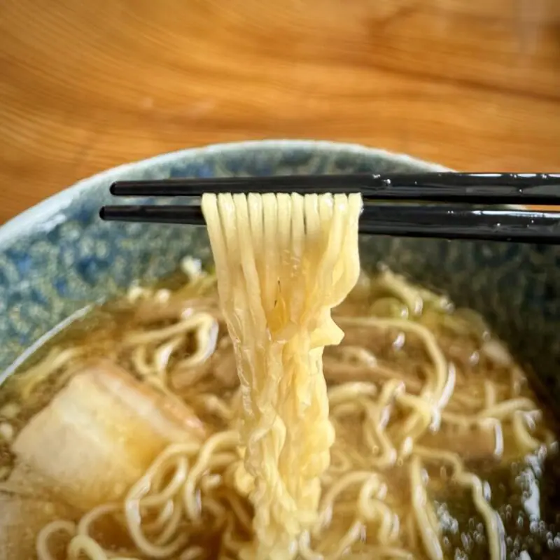 麺屋もと 秋田県能代市高塙 東能代駅 内崎中柳 正油(並) 醤油ラーメン 秋田ご当地 十八番系ラーメン 自家製麺