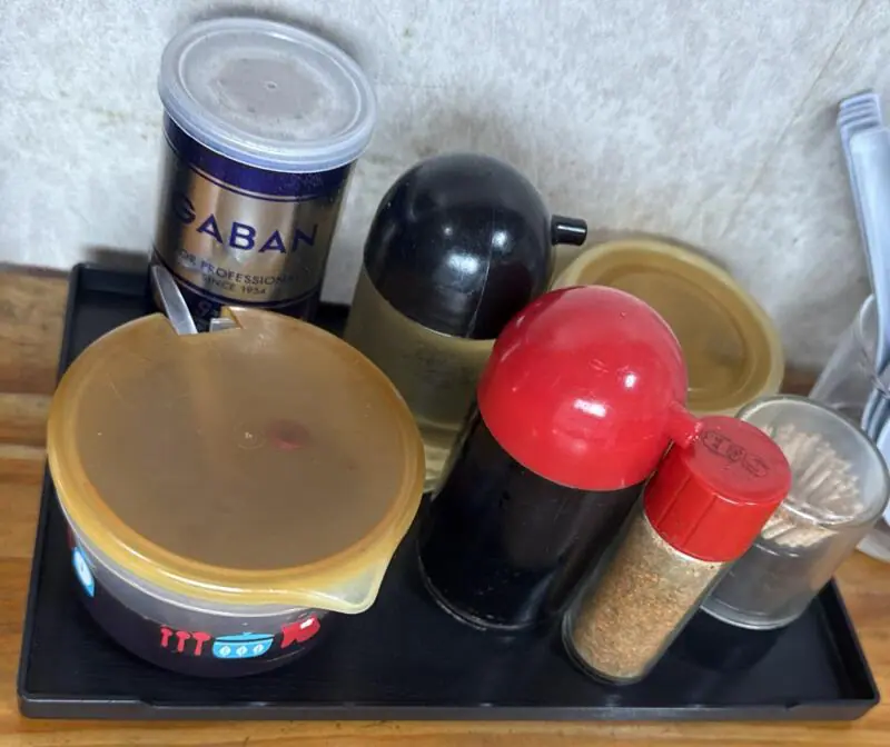 白河中華そば よし川家 よしかわや 栃木県大田原市住吉町 西那須野駅 ヨークタウン前 塩ラーメン 福島県ご当地 白河ラーメン 味変 調味料