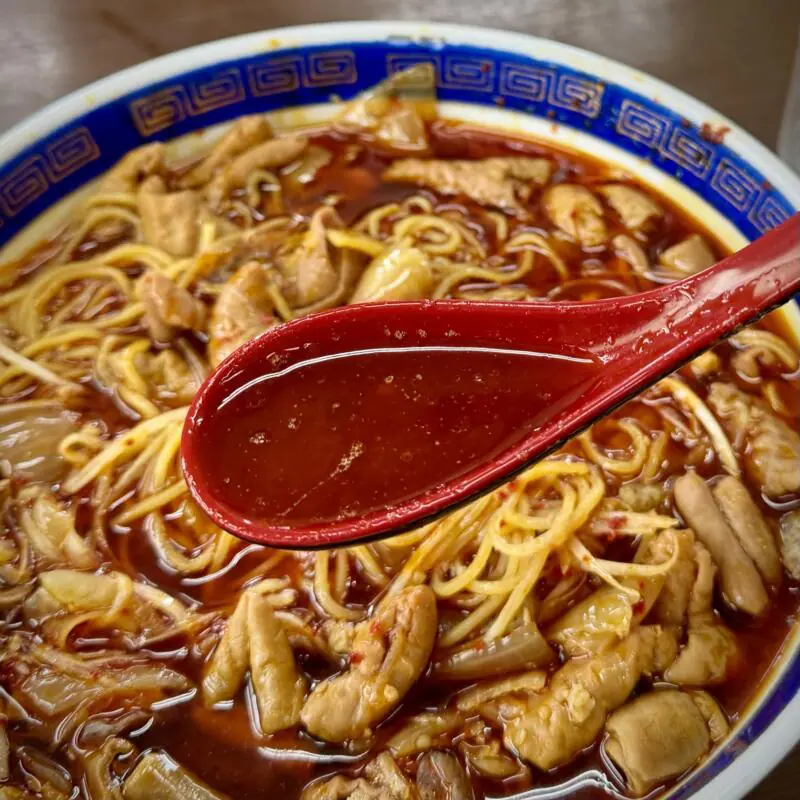 元祖勝浦式担々麺 江ざわ えざわ 千葉県勝浦市白井久保 勝浦駅 芳賀 もつ担々 坦々麺 もつ煮トッピング 勝浦タンタンメン 大辛 スープ