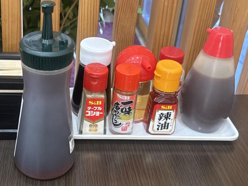 きらく食堂 秋田県横手市条里 一の口 横手駅 半ラーメン みそラーメン 味噌ラーメン 味変 調味料