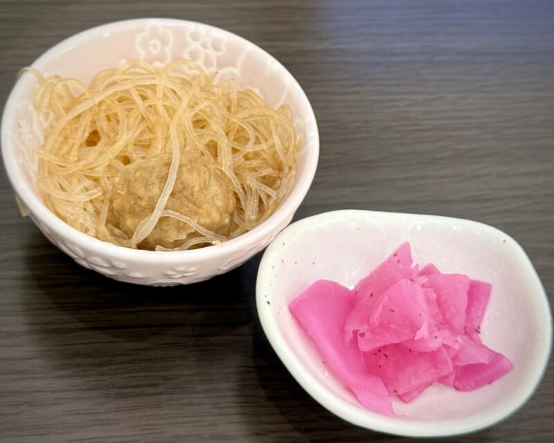 きらく食堂 秋田県横手市条里 一の口 横手駅 鶏から揚げ定食 鶏の唐揚げ定食 小鉢 漬け物