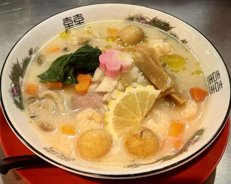 津軽煮干中華蕎麦 サムライブギー 岩手県久慈市中央 久慈駅前 まめぶ入りクラムヌードル 貝出汁ラーメン シェルラー