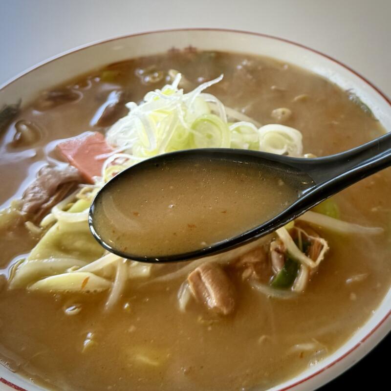 しらはま食堂 お食事処 しらはま 食堂＆喫茶 しらはま 新潟県村上市岩崎 黒崎 府屋駅 新潟県最北 オーシャンビュー 牛もつラーメン スープ