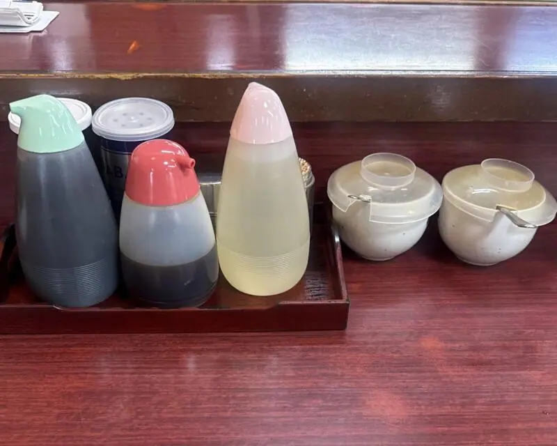 ラーメン こまどり 新潟県新潟市西蒲区竹野町 竹野町農協前 巻駅 味噌ラーメン 新潟ご当地 新潟濃厚味噌ラーメン 割りスープ付き 味変 調味料