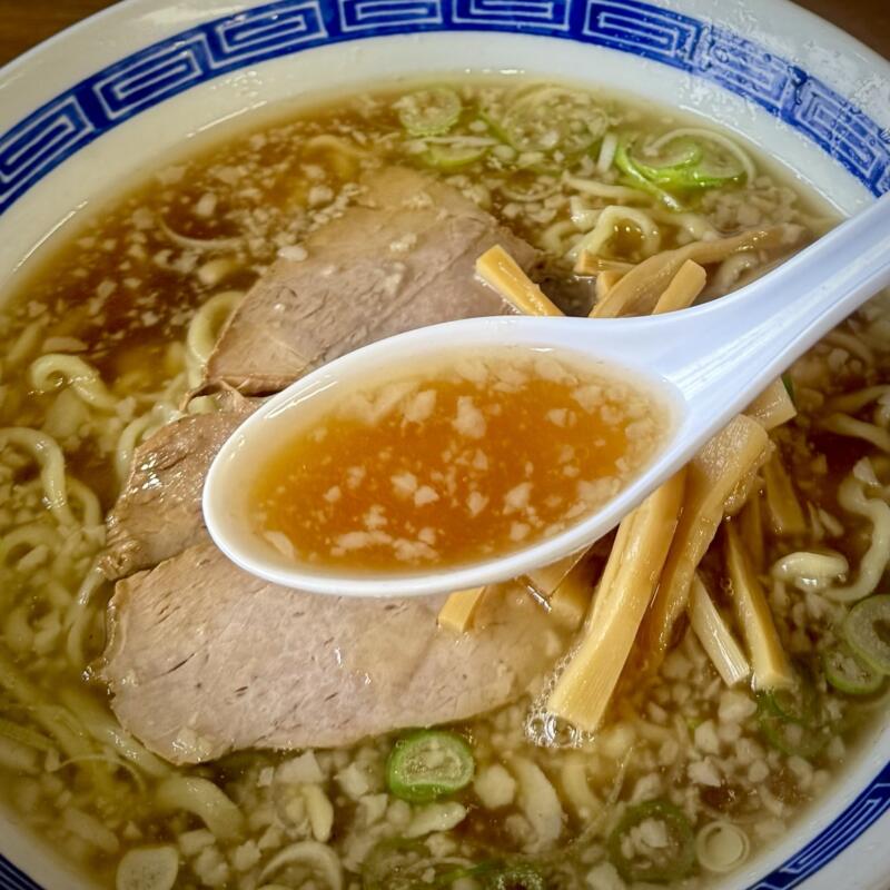 関屋 福来亭 新潟県新潟市西区小新 小針駅 小新ポンプ場前 ラーメン 新潟ご当地 燕背脂ラーメン 背脂醤油ラーメン スープ