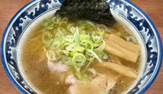 めん丸十文字店＠秋田県横手市にて醤油ラーメン＆チャーシュー丼＆餃子をオーダー！基本メニューに悪魔的なニンニクムースが添えらたミニ丼＆焼き目はカリッとクリスピーなぎょうざが付いたお得な丸セット♪