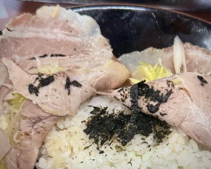 ラーメン めん丸 十文字店 秋田県横手市十文字町 八兵工丁 十文字駅 丸セット 半チャーシュー丼 餃子3個 ぎょうざ ギョーザ