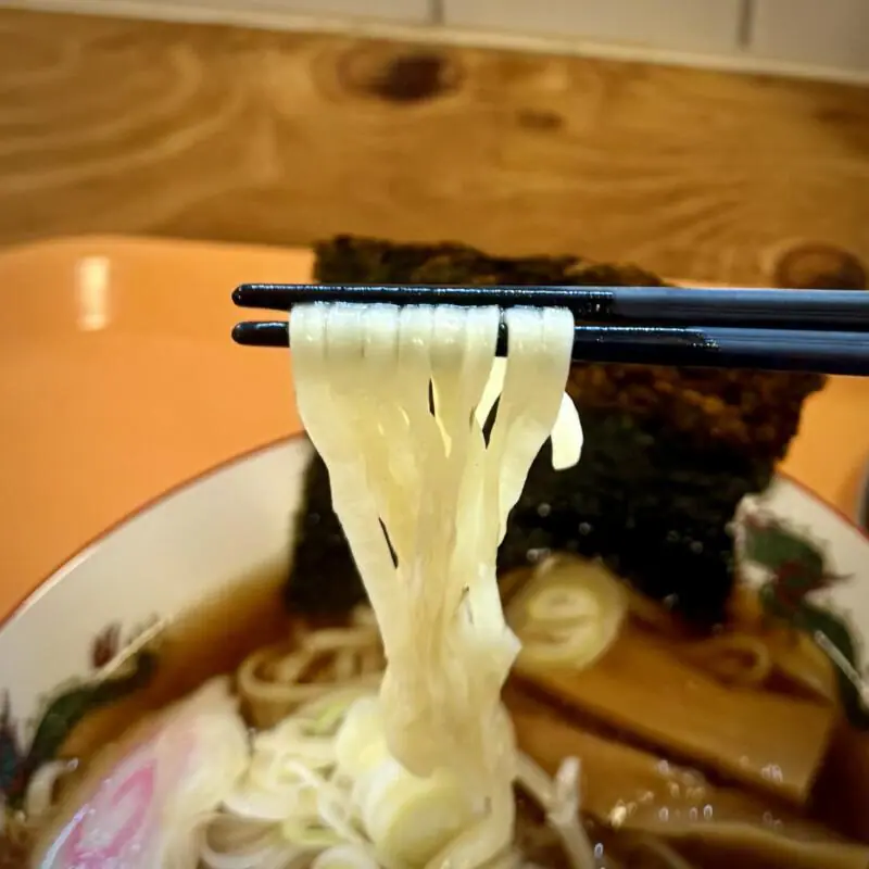 ぶんしち食堂 文七食堂 秋田県秋田市山王 高陽青柳町 泉外旭川駅 秋田駅 中華そば 醤油ラーメン 麺