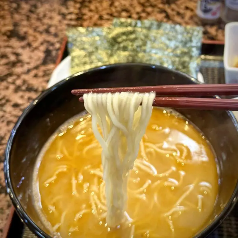 太助寿司 本店 たすけずし 秋田県秋田市下新城中野 中野二区 追分駅 香味亭 湯の台食堂 コラボラーメン 究極のエビ味噌ラーメン オマール海老味噌ラーメン 自家製麺