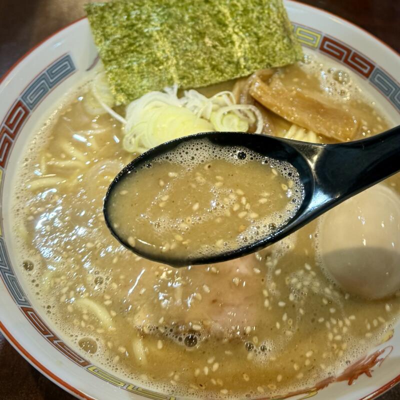 らーめん萬亀 ばんき 秋田県秋田市中通 秋田駅前 買物広場 濃厚味噌 濃厚豚骨魚介系ラーメン 味噌ラーメン スープ