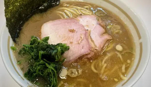 池袋ラーメン 梟(フクロウ)＠池袋にてラーメンをオーダー！濃厚旨口スープ×至高の吊るし焼きチャーシューを掲げる「わいず一門」な新店♪