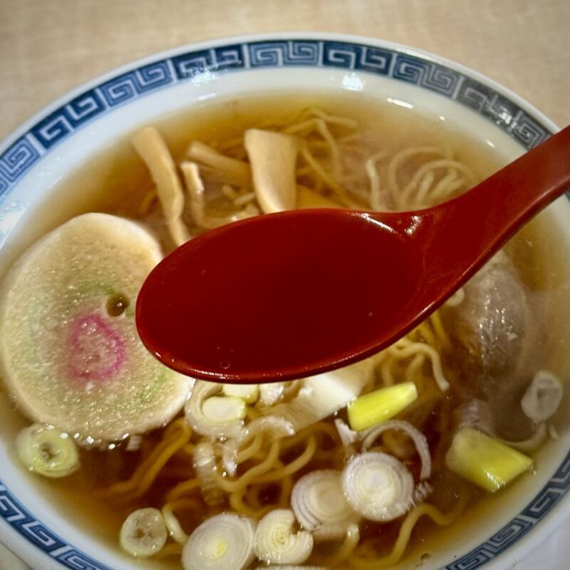 東寿司 秋田県横手市平鹿町 浅舞覚町 醍醐駅 半ラーメン 醤油ラーメン スープ