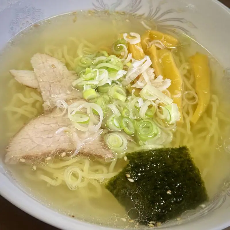 春駒食堂 お食事処 春駒 秋田市中通 市民市場前 秋田駅前 塩ラーメン 具